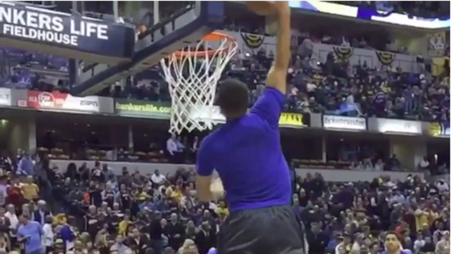 Watch Stephen Curry Throws Down A Sick Dunk Nba Sporting News