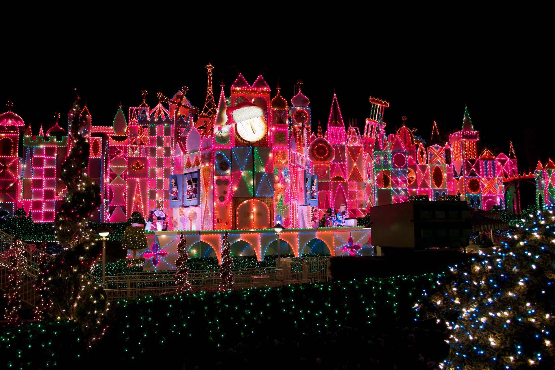 Its a Small World Disneyland Christmas Desktop Wallpaper