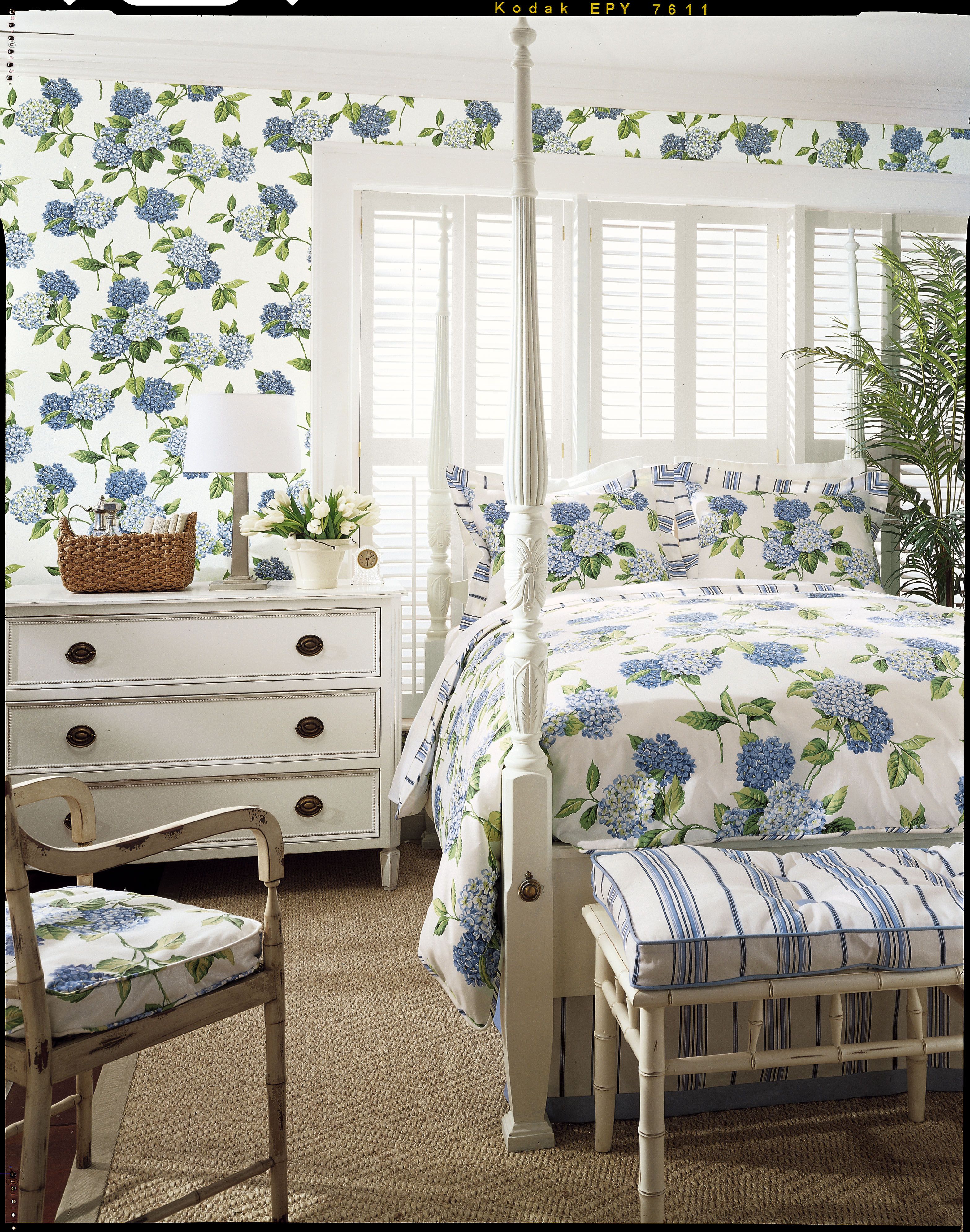 Hydrangea Wallpaper And Fabric From Boathouse Thibaut Matchy