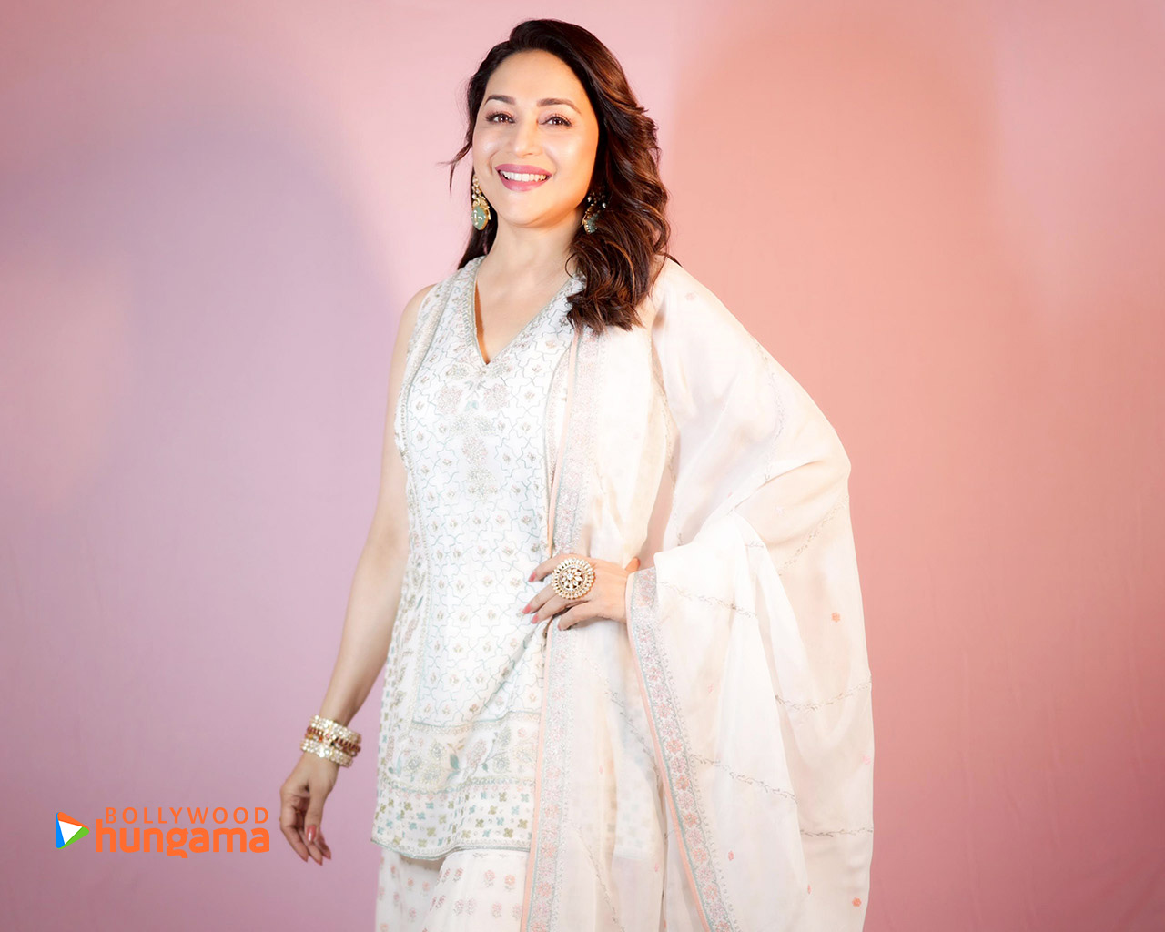 Madhuri Dixit Wallpaper