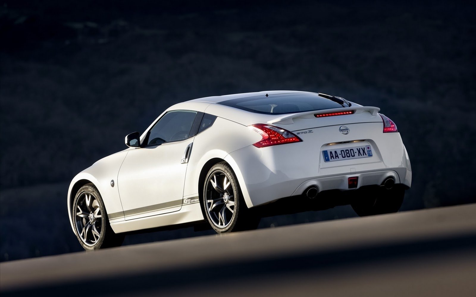 White Nissan 370Z HD Wallpapers Download Wallpapers in HD for 1600x1000