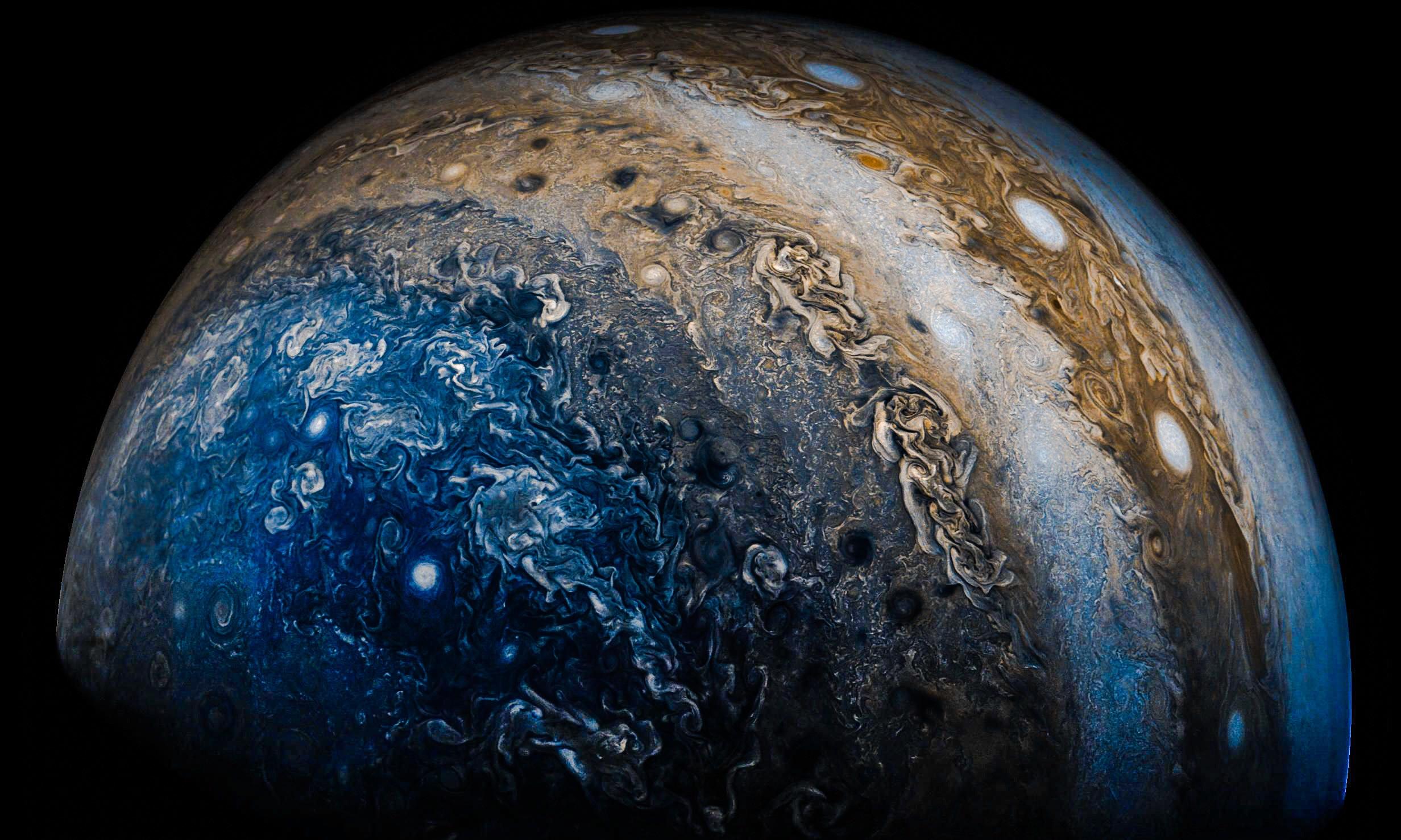 Jupiter R Wallpaper