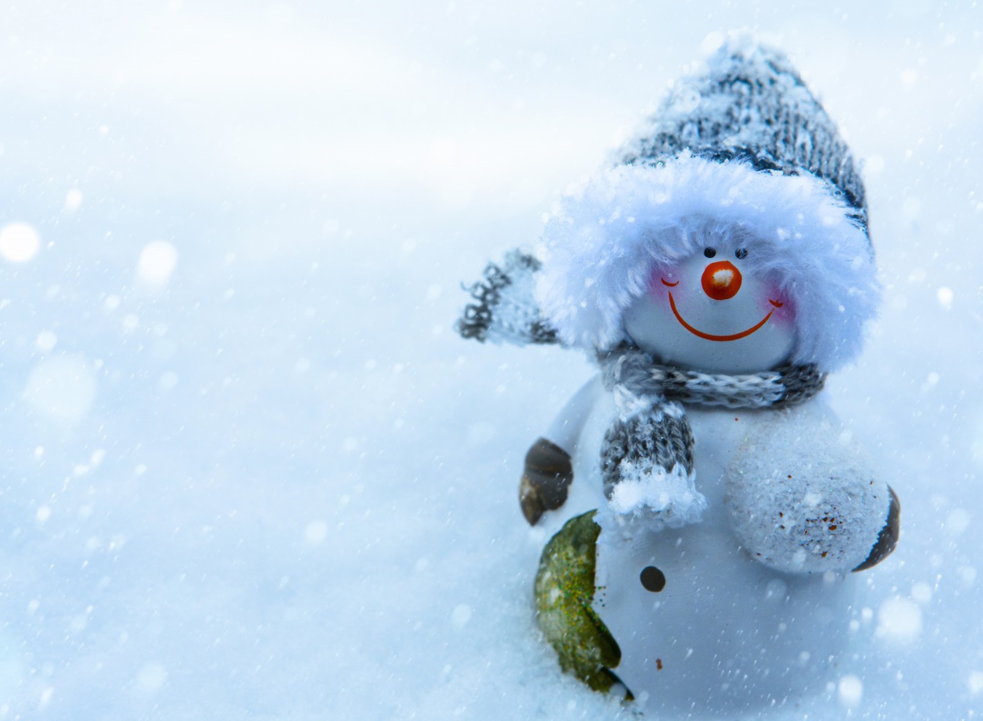 Snowman Covered With Snowflakes Wallpaper1920x1408 Wallpaper