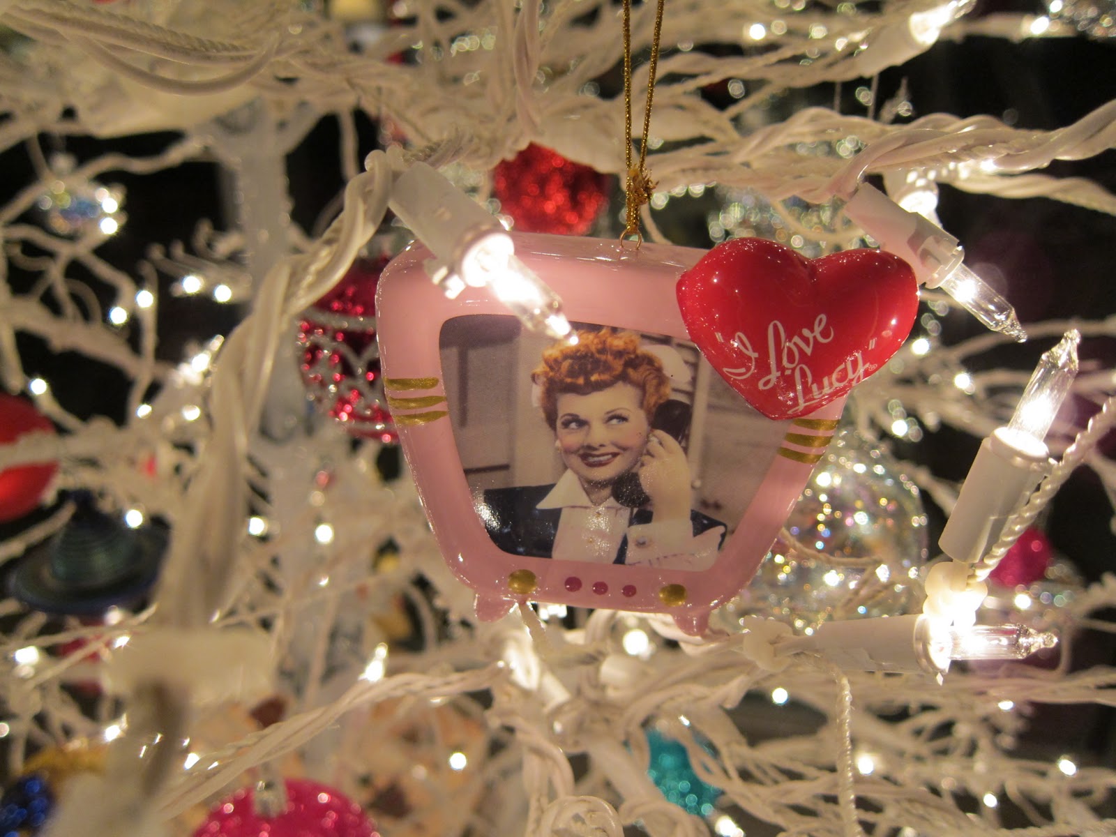 Love Lucy Wallpaper I Ornament Gave