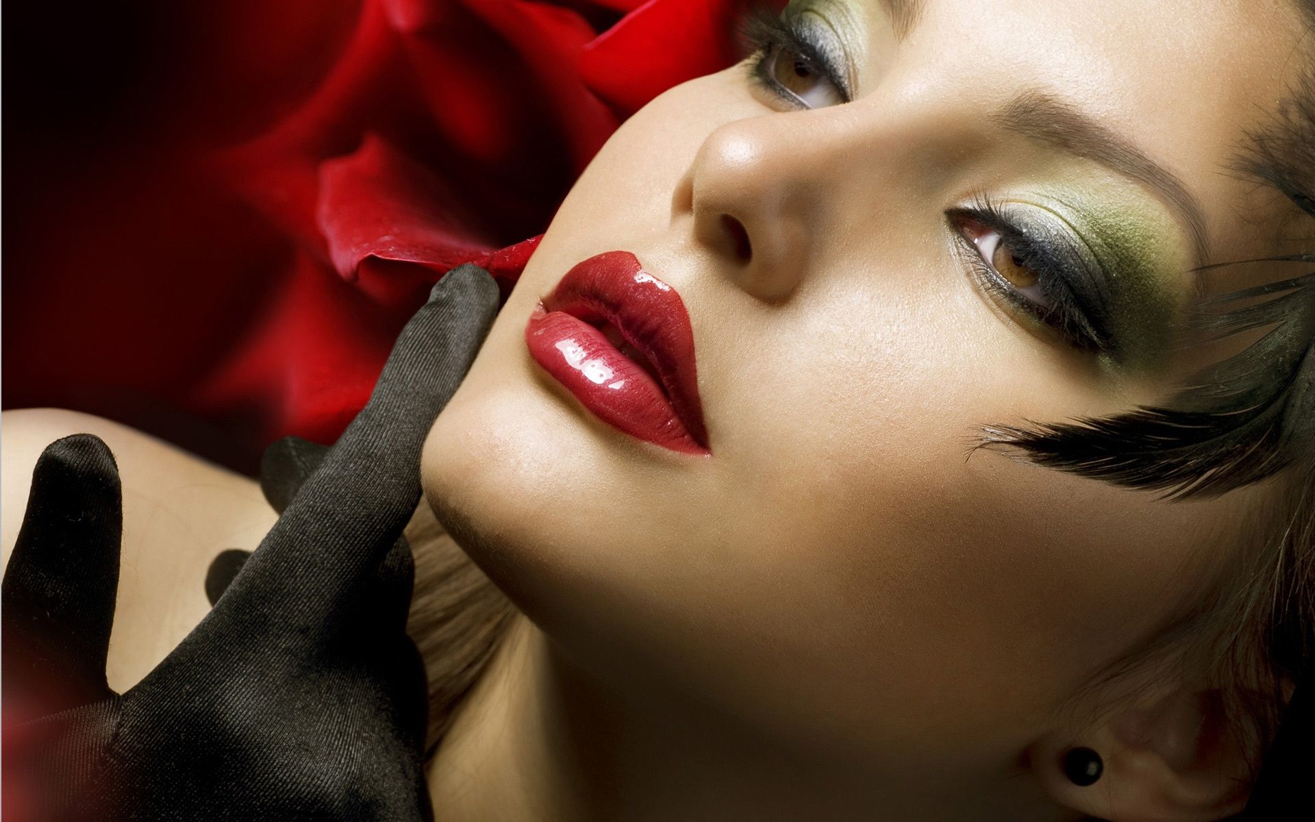 HD Girl Wallpaper For Desktop