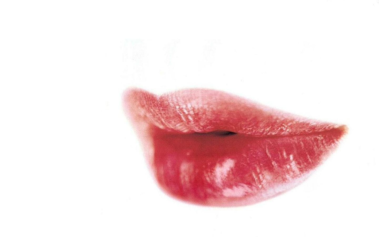 Red Lips Wallpaper Gloss