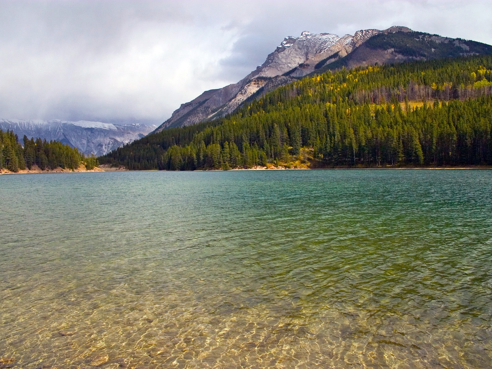 Rocky Mountain Lake   Desktop Wallpaper