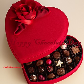 Lovely Chocolate Day Photo Of Gf Bf Eating Dery