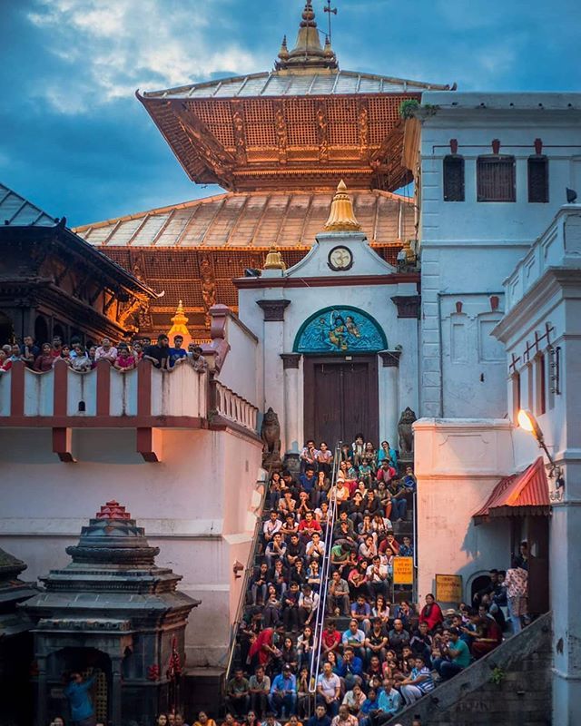 Evening Aarati Time At Pashupatinath Temple By Roshan Mainali