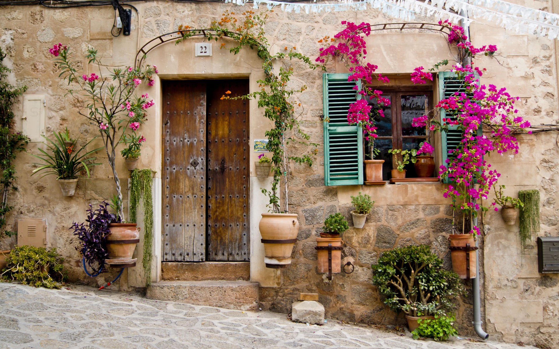 Provence Mallorca Buildings Stoop Door Window Flowers Wallpaper