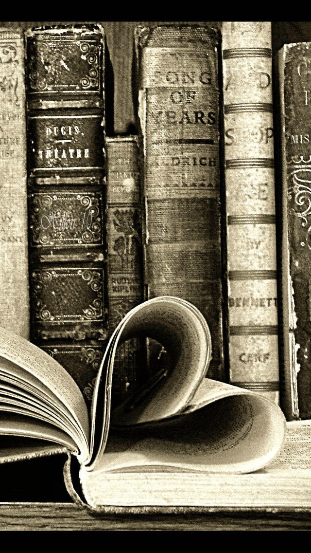 Old Books iPhone Plus And Wallpaper