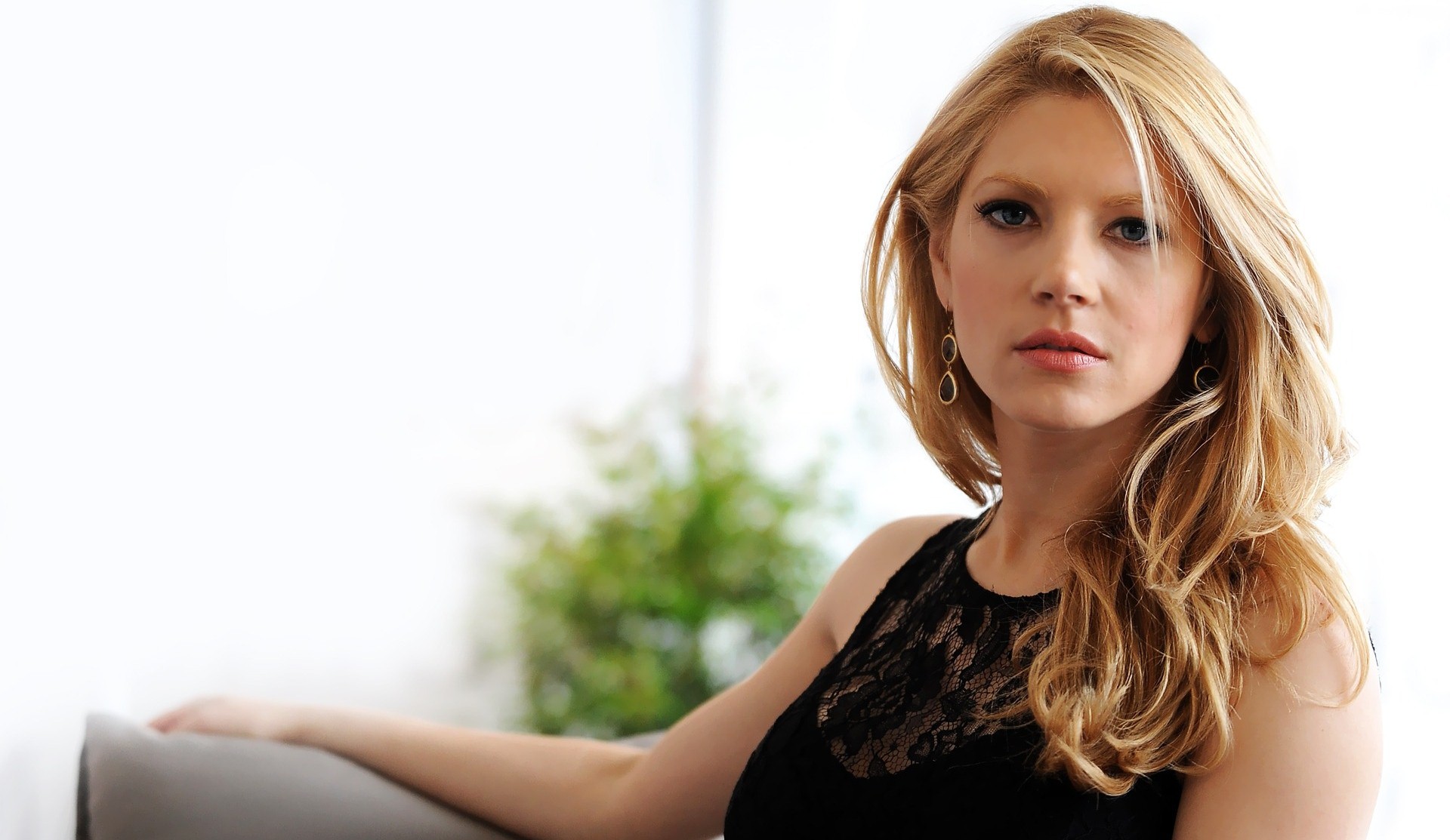Katheryn Winnick Profile Biography Pictures News Hollywood
