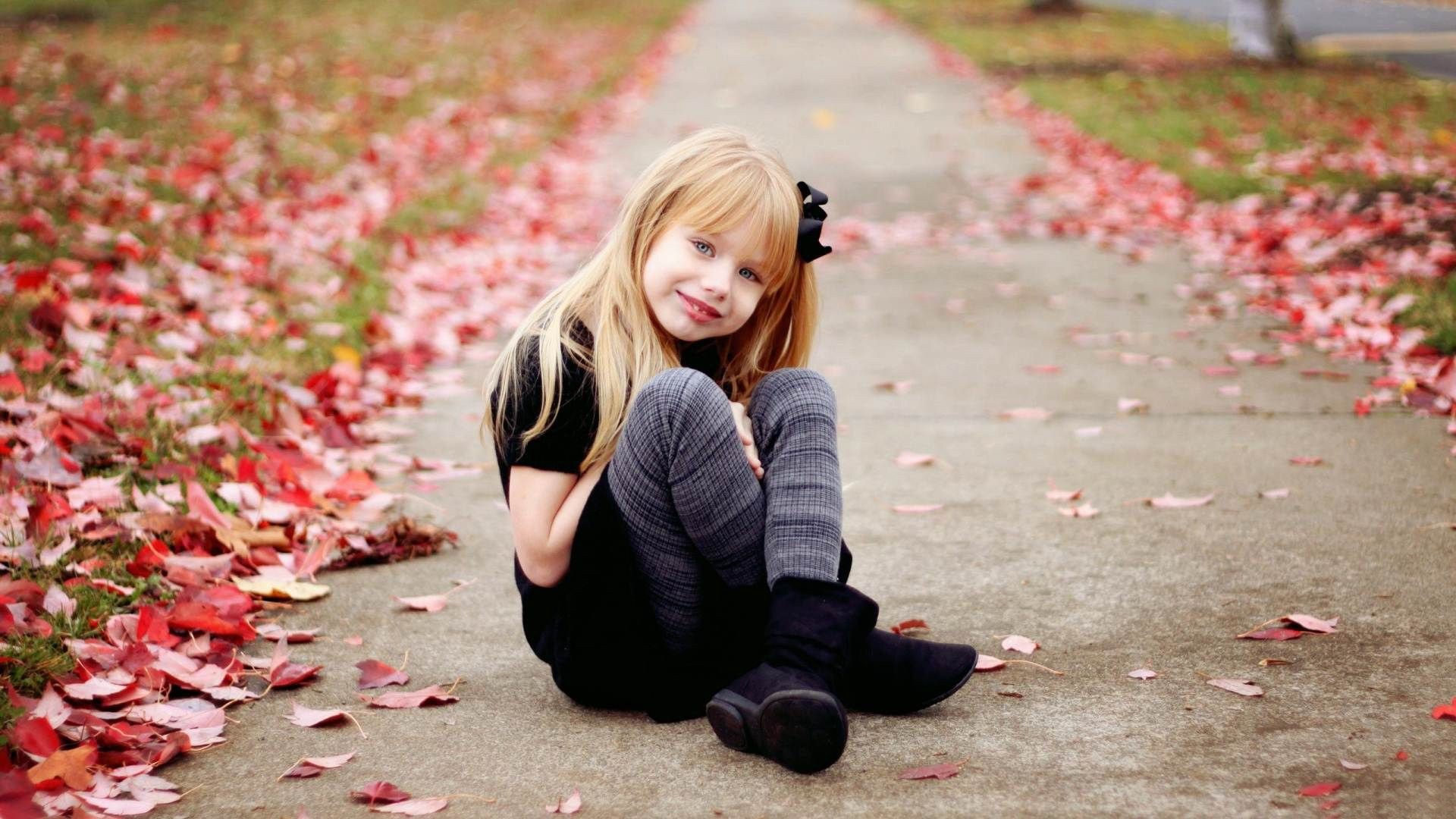 Cute Baby Wallpaper HD