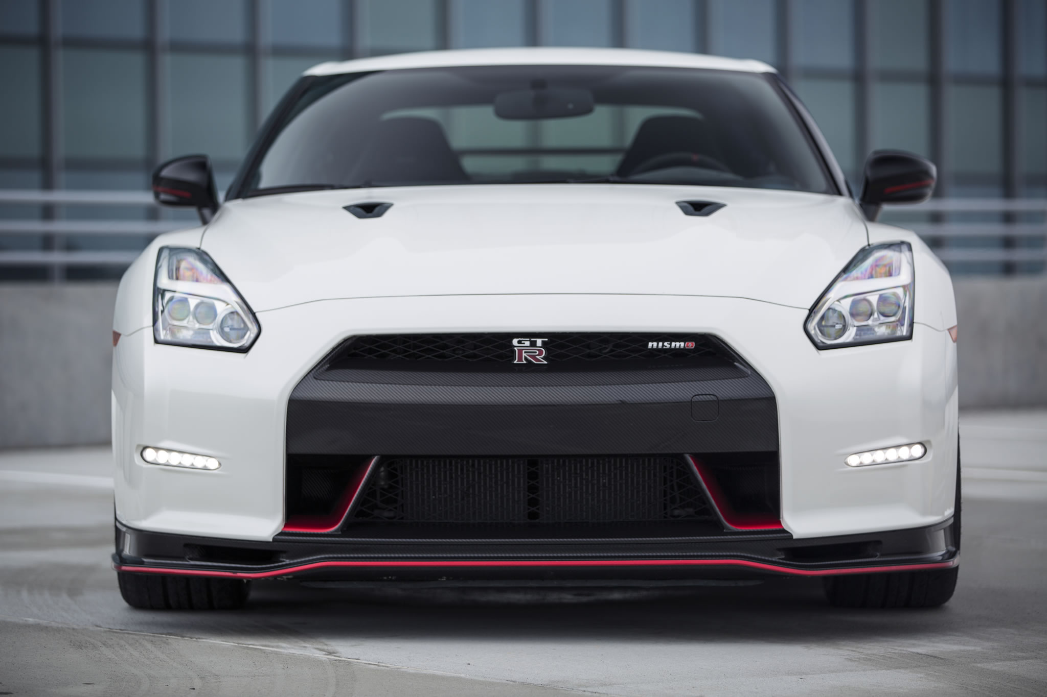 Nissan Gt R Nismo Front Photo Pearl White Paint Size X