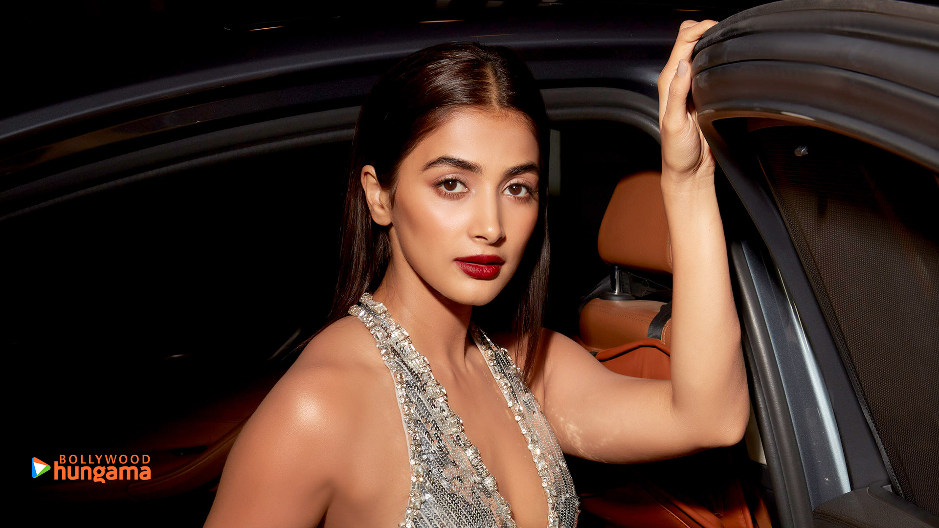 Pooja Hegde Wallpaper