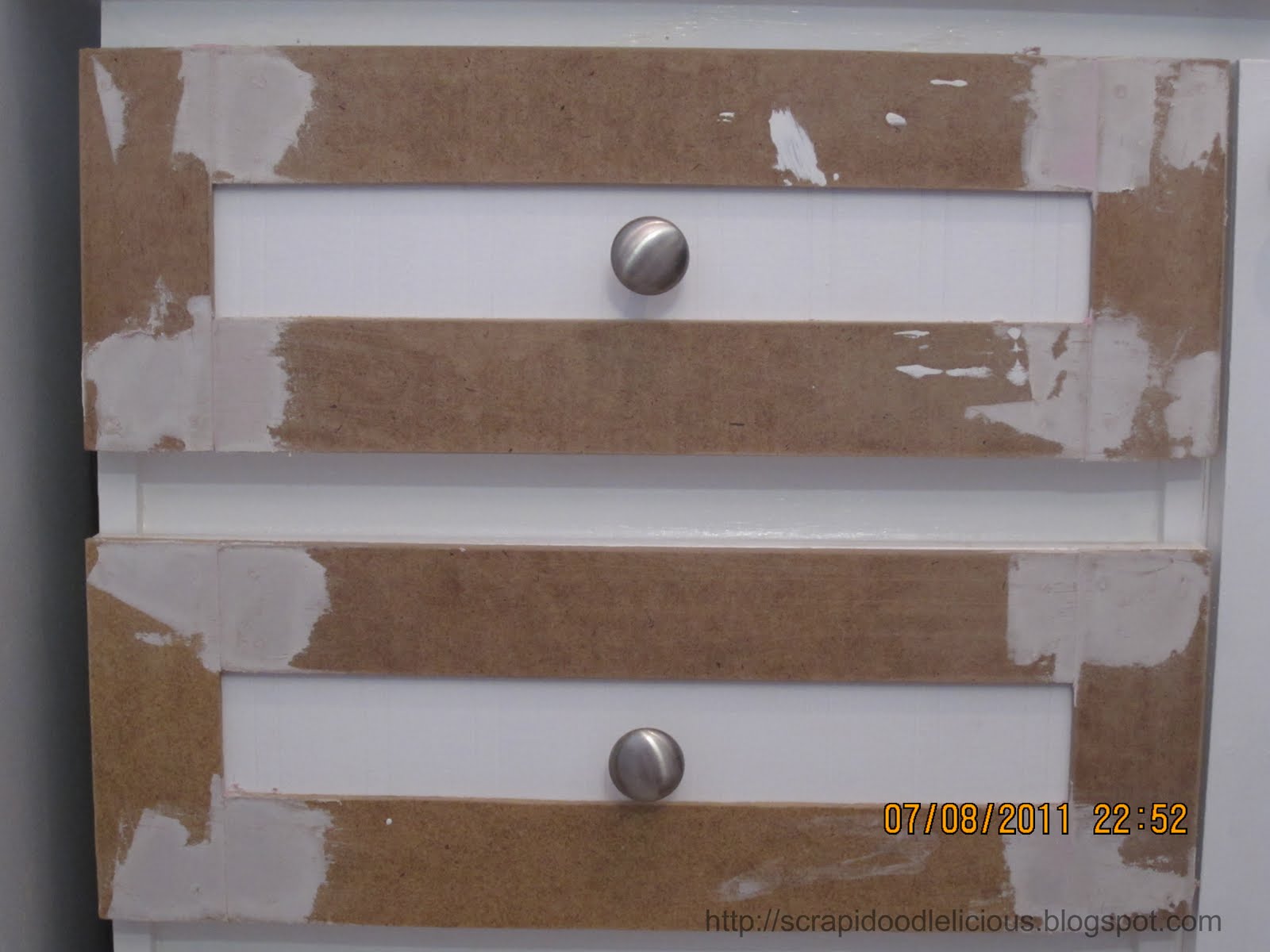 Scrapidoodlelicious Beadboard Wallpaper In Kitchen Cabis
