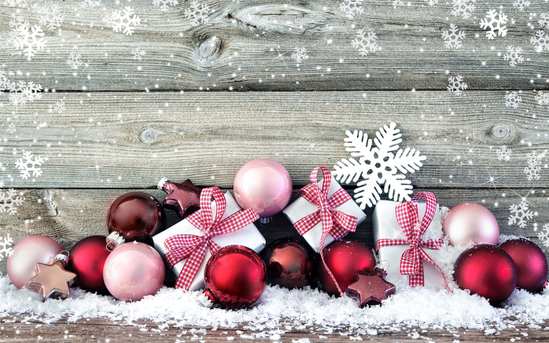 Christmas Ornament Wallpaper