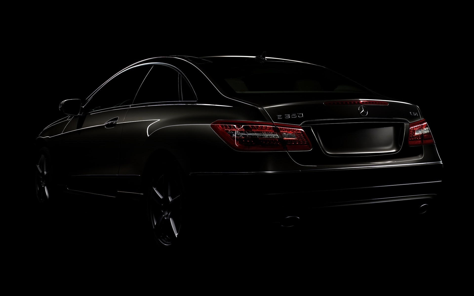 Wallpaper Mercedes Benz E350 Dark Desktop
