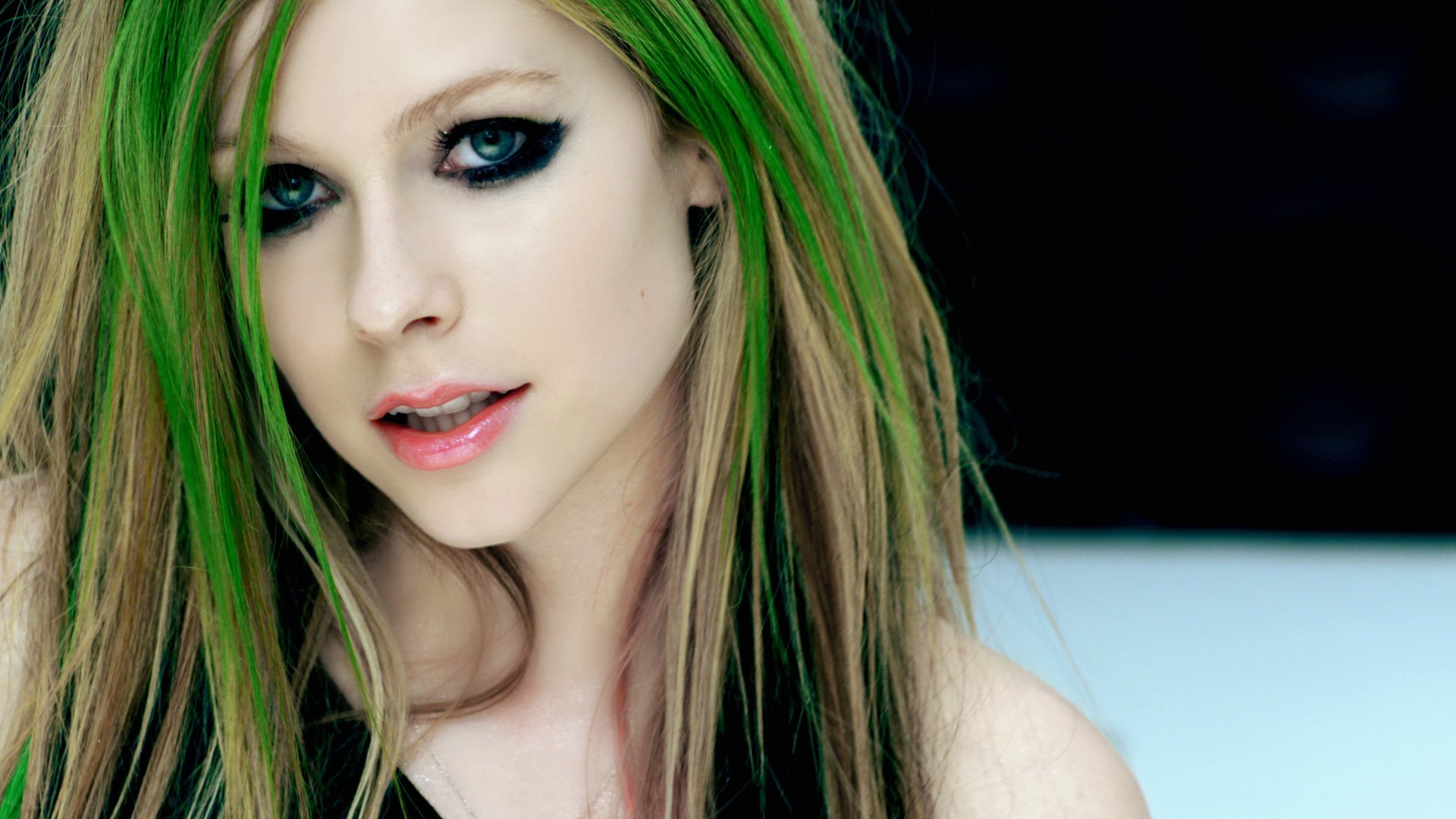 Sweet Avril Lavigne Wallpaper Full HD With