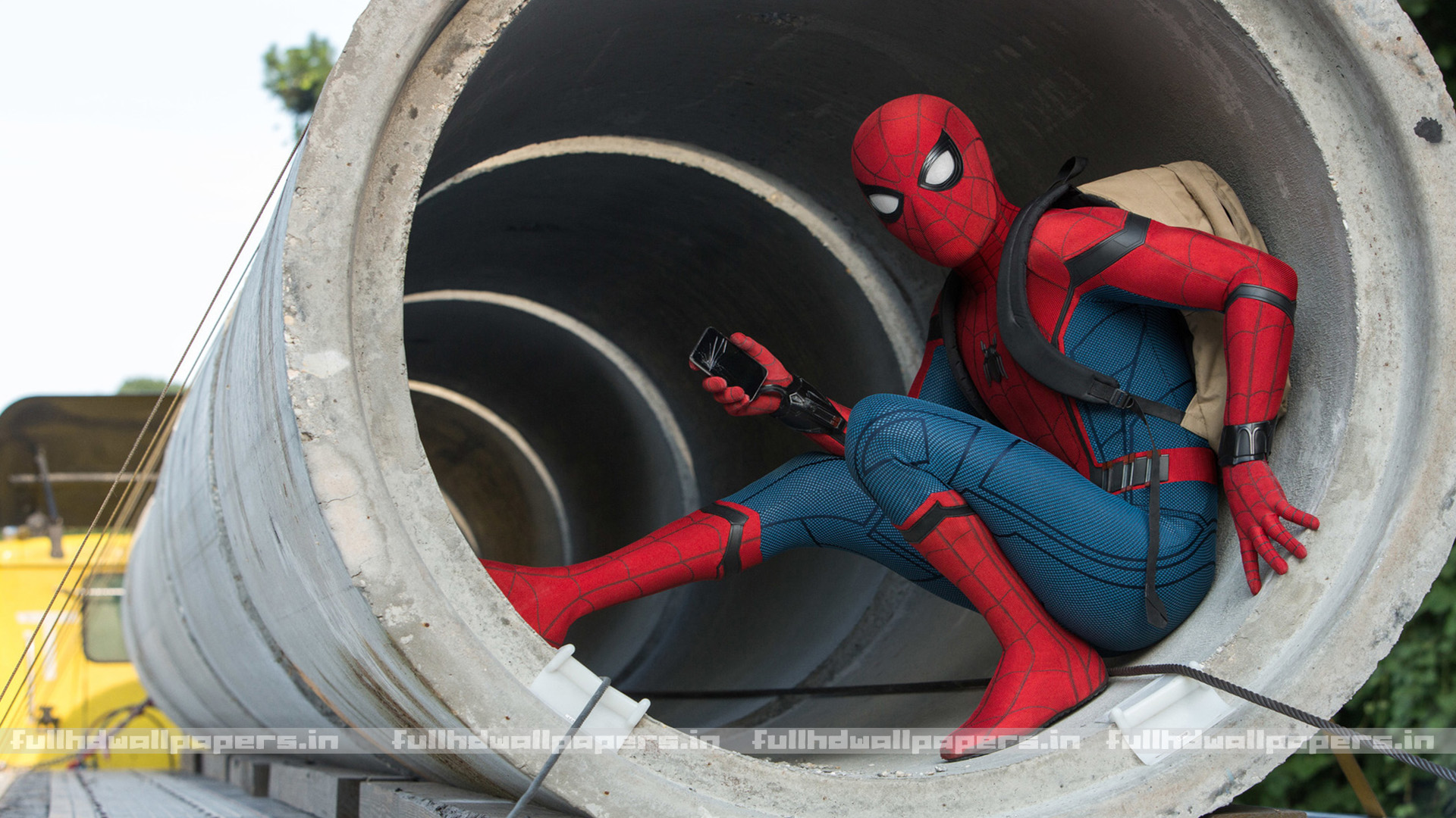Spider Man Homeing Full HD Wallpaper