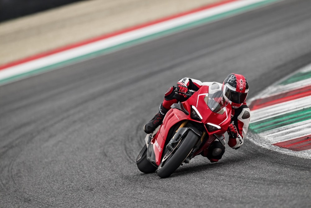 Hail To The King Ducati S New Panigale V4r Is Most Powerful