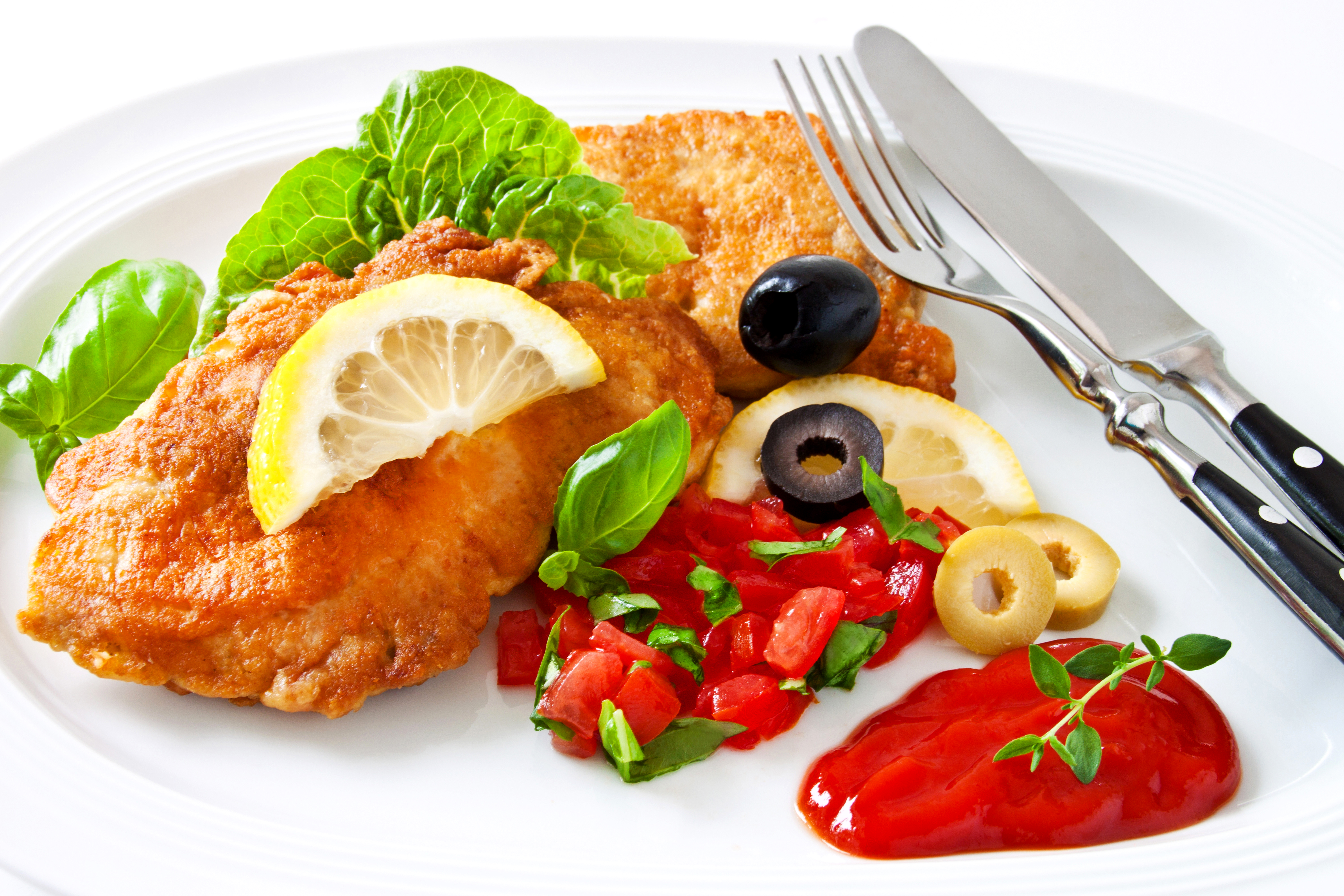 Crispy Meat Delight With Fresh Veggies And Zesty Lemon 4k Ultra HD Feast Wallpaper