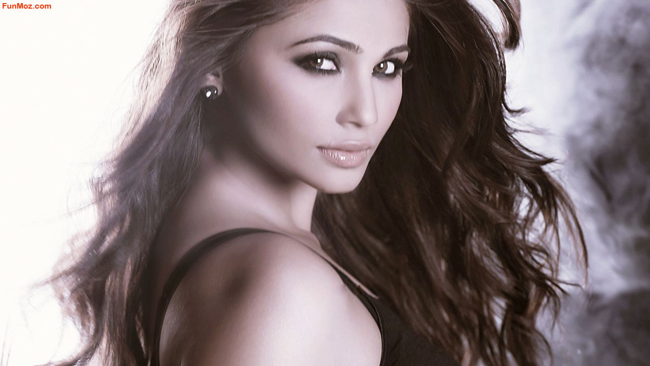 Best Daisy Shah Wallpaper Hot And HD Funmoz