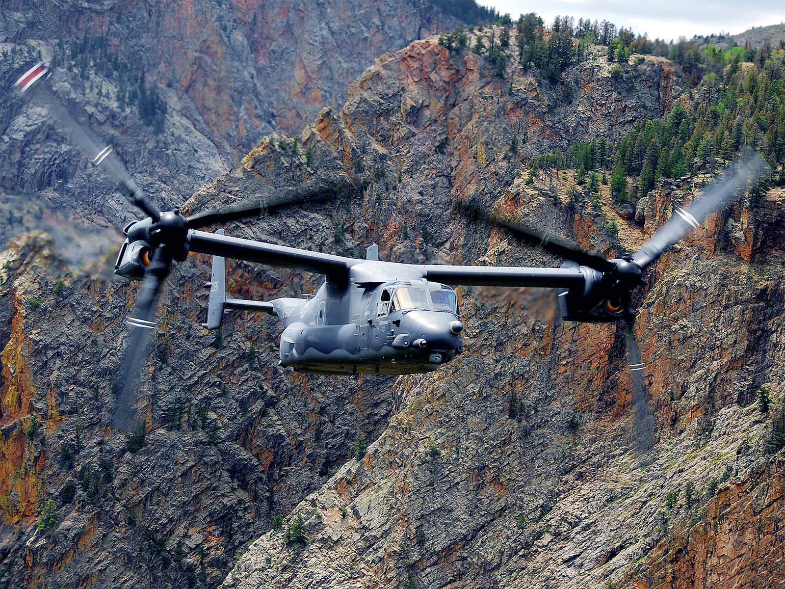Free US Army Helicopter computer desktop wallpaper