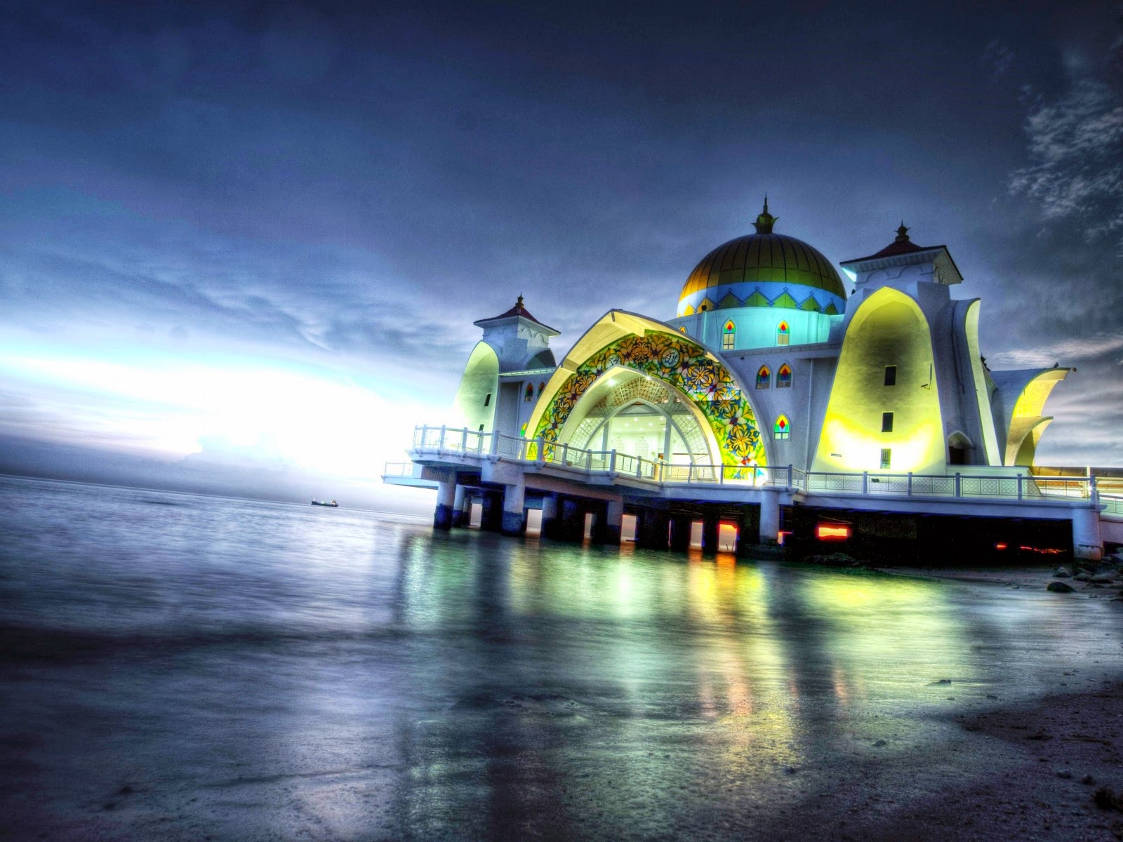 Beautiful Blue Mosque High Definition Photographs