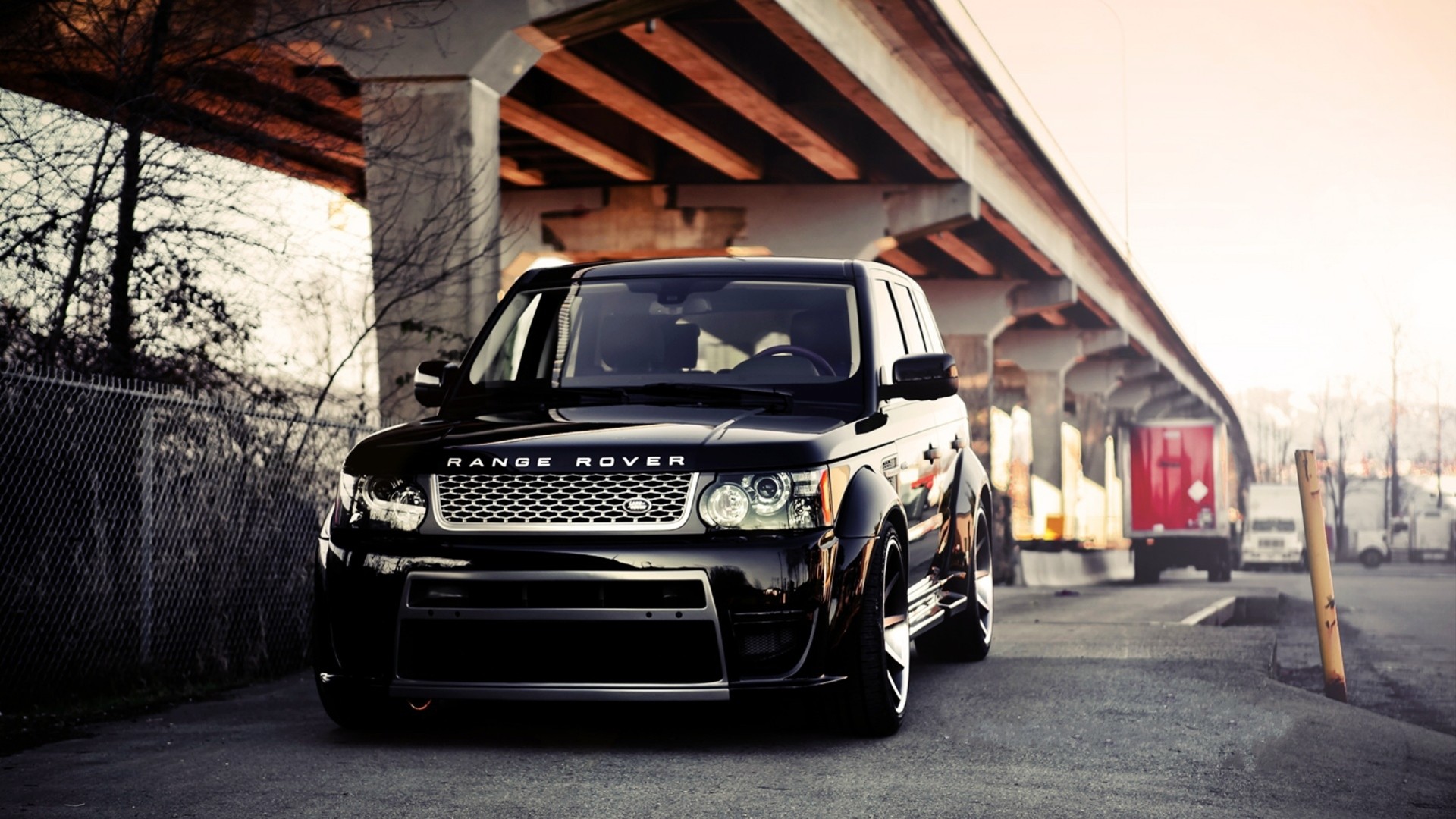 Black Tuned Land Rover Range Vogue Desktop Pc And