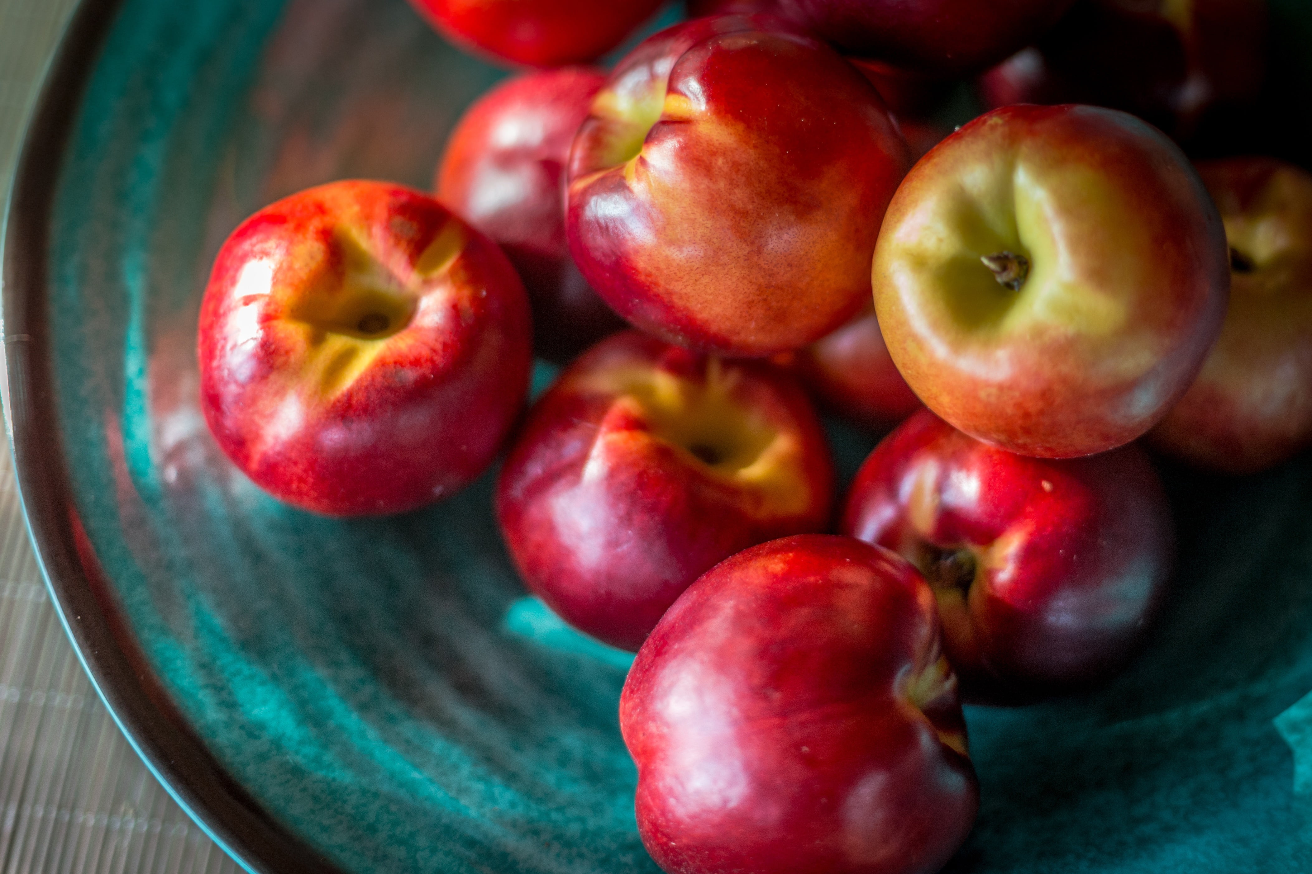 Apple Fruit Lot Nectarines Plate HD Wallpaper