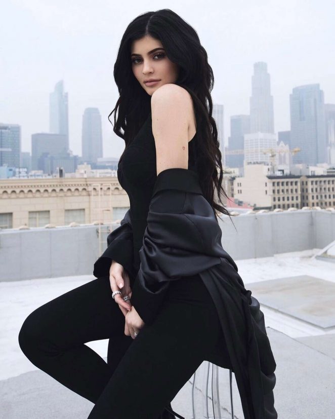 Kylie and Kendall Jenner Kendall Kylie Collection 2017