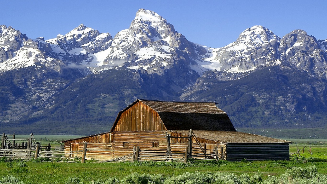 Barn In The Grand Teton National Park Wallpaper