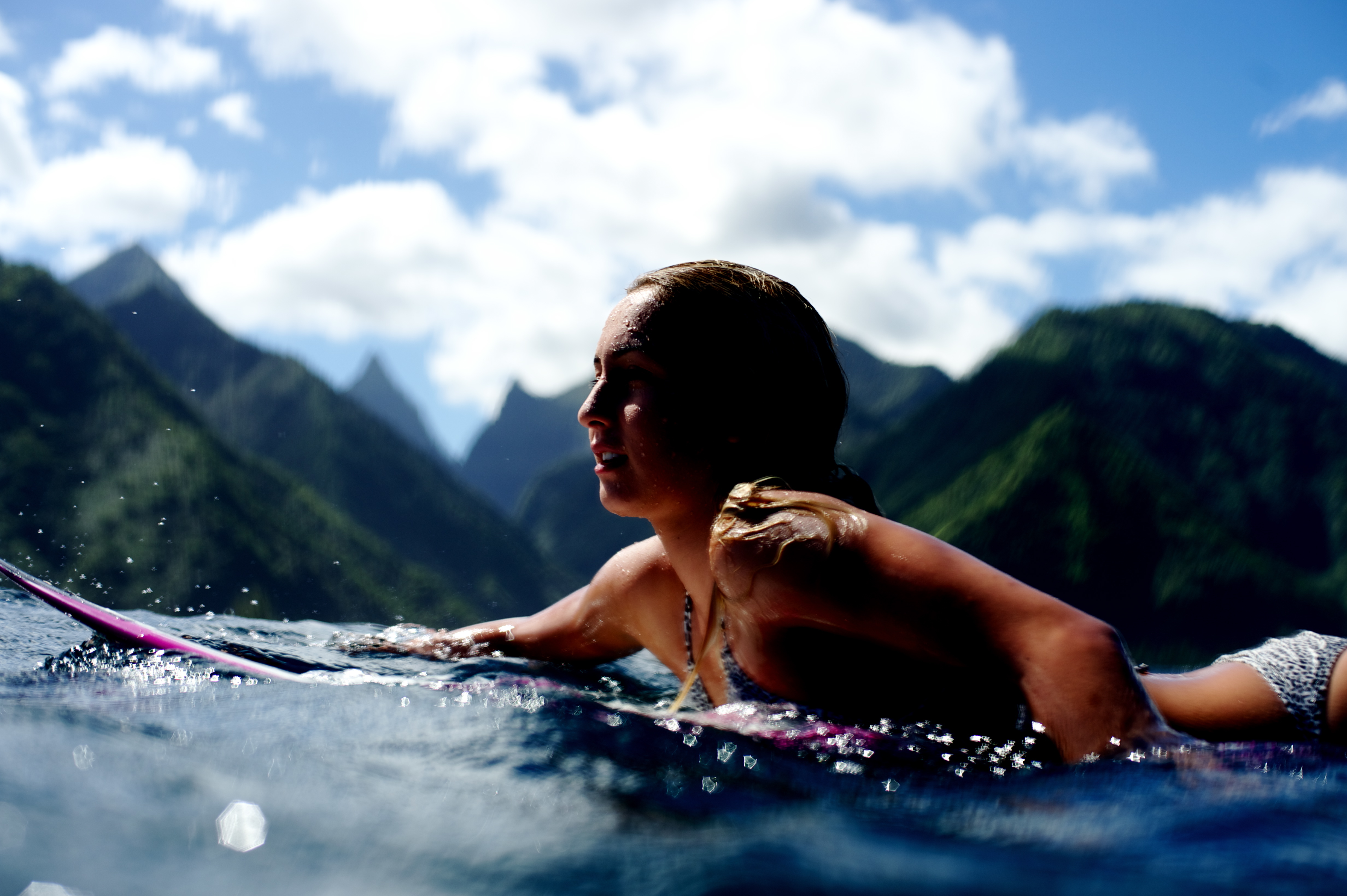 Sports Wallpaper Surf Surfing Girl Ocean HD Image