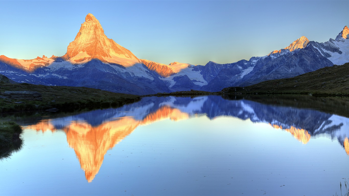 Majestic mountain scenery Desktop Wallpapers 11   1366x768 wallpaper
