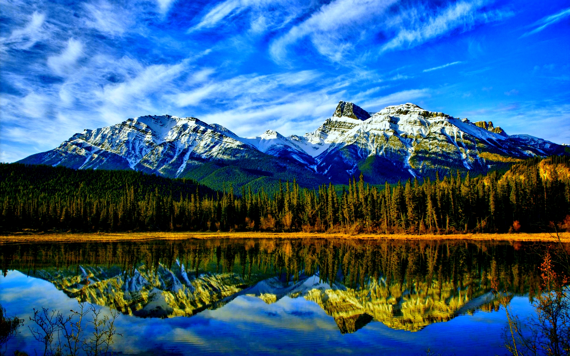 Mountain Lake Wallpaper