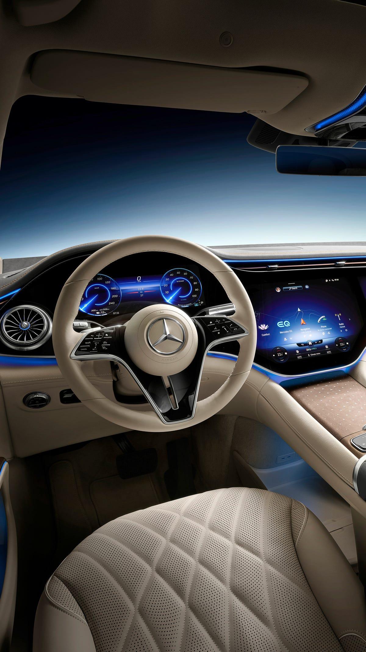 Mercedes Benz Eqs Suv Interior Keeps It Familiar C