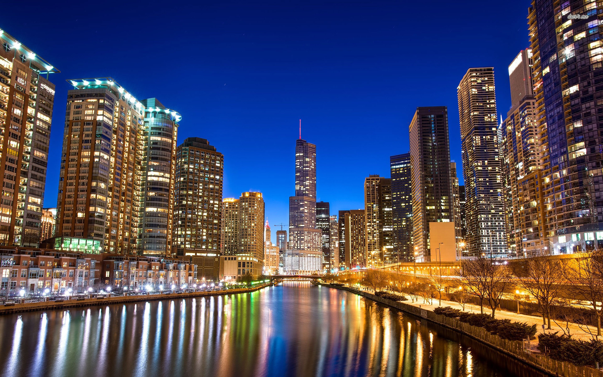 Chicago River And Skyscrapers Wallpaper