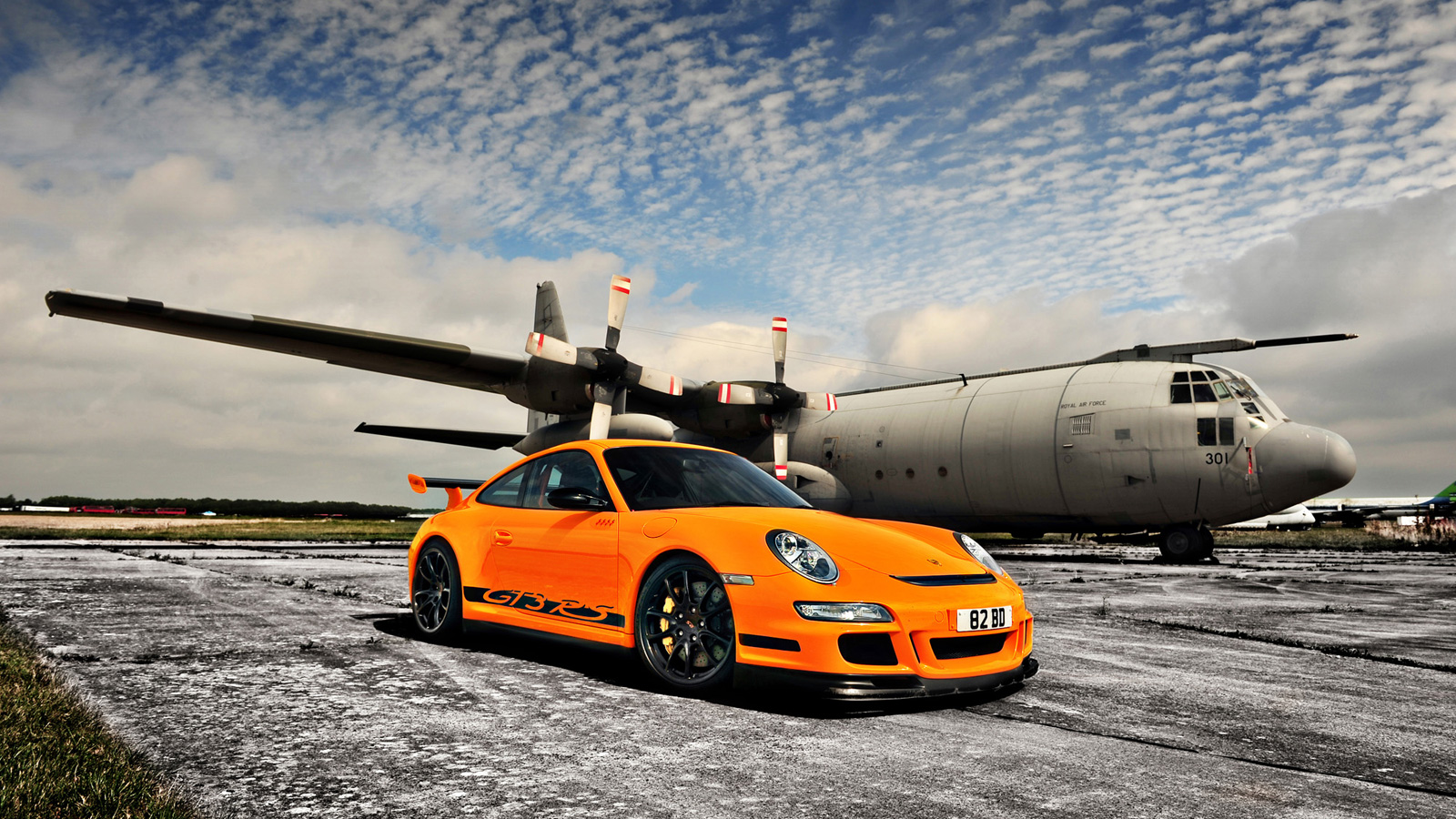 Your Ridiculously Cool Porsche Gt3 Rs Wallpaper Is Here