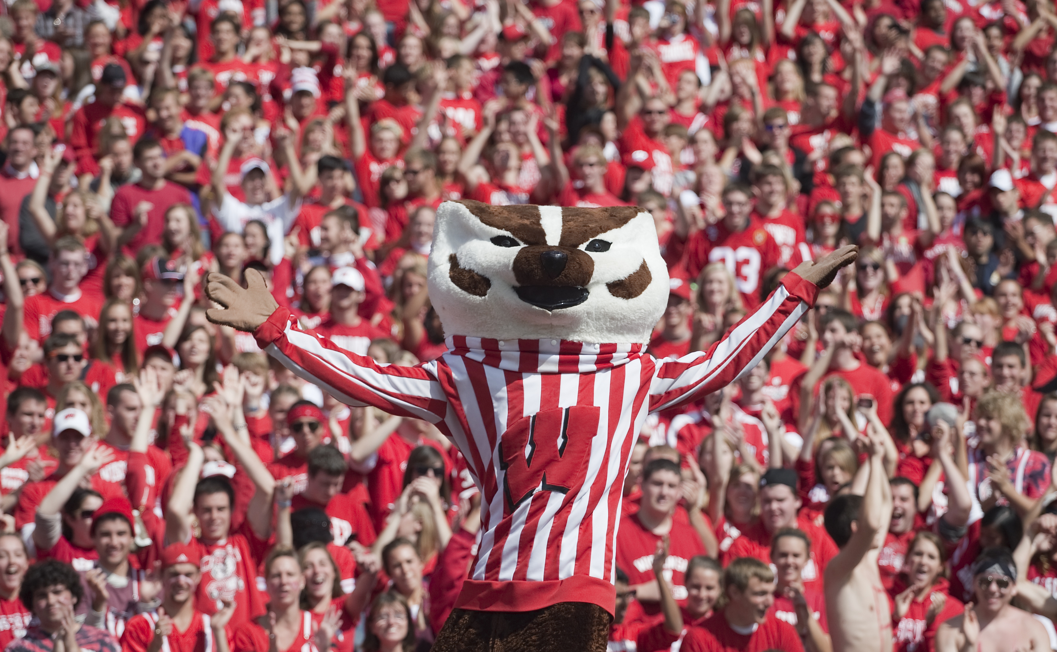 Free Download Wisconsin Badgers Football Images TheCelebrityPix 