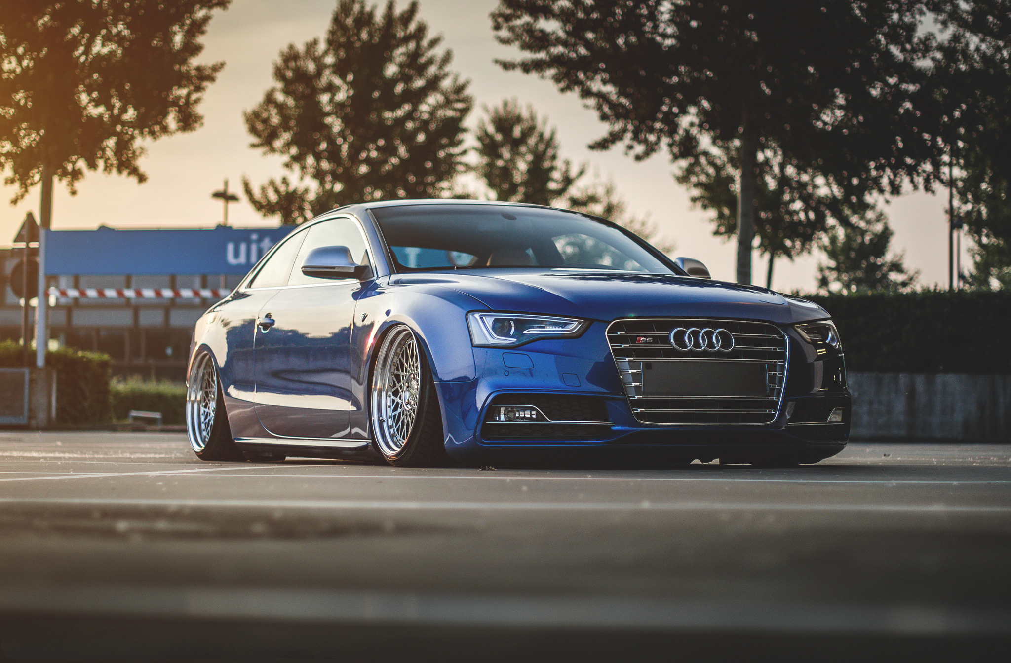 Download wallpaper 2048x1344 audi s5 tuning wheels side view