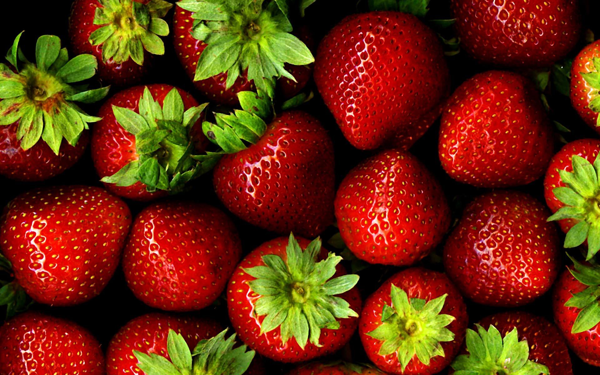 Strawberry Puter Wallpaper Desktop Background Id