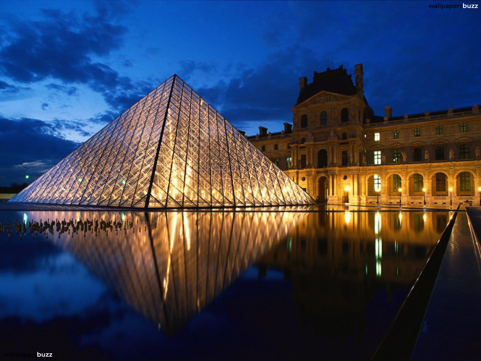 Pyramid At Louvre Museum HD Wallpaper