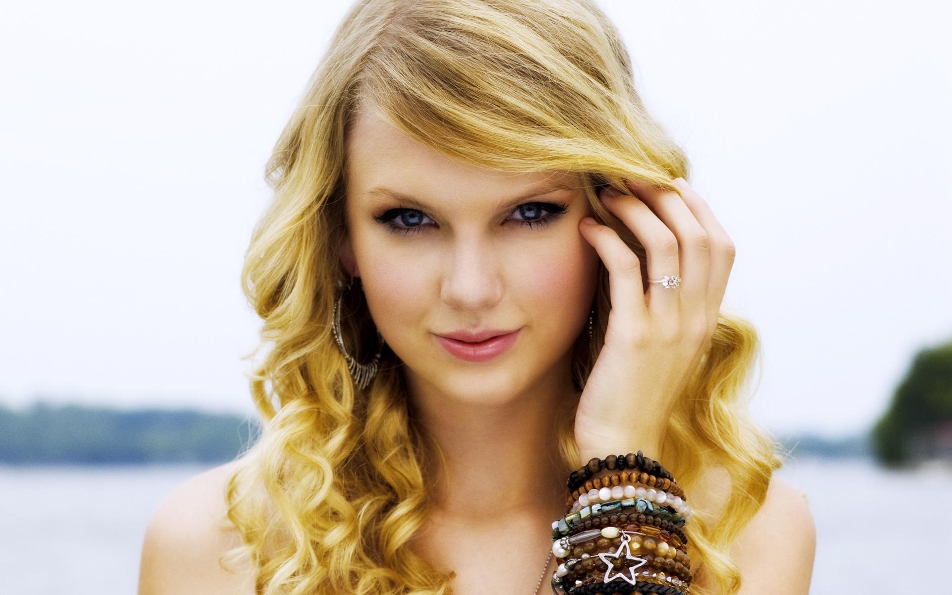By Admin Ments Off On Taylor Swift Wallpaper