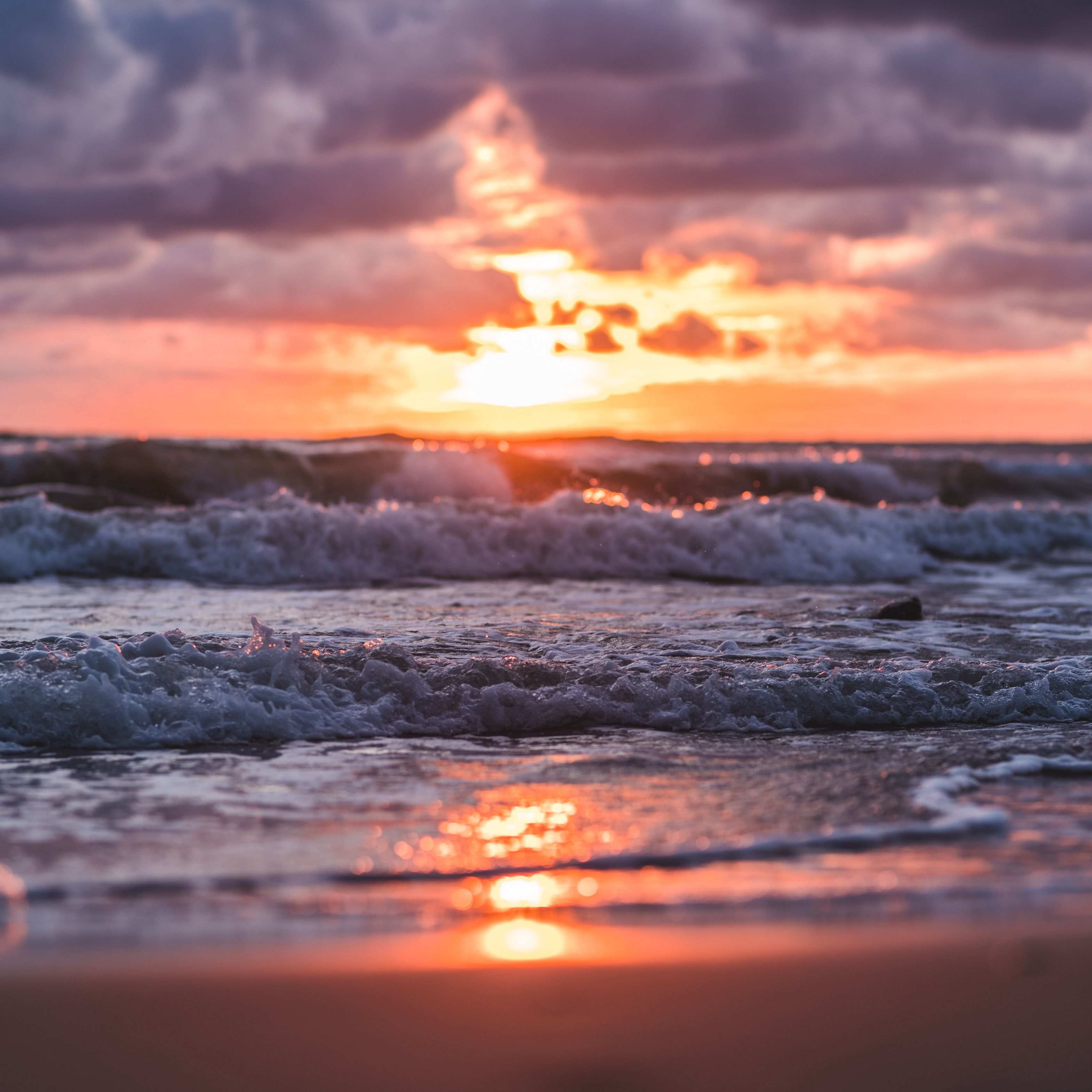 Download wallpaper 3415x3415 sunset sea waves beach sun cloud