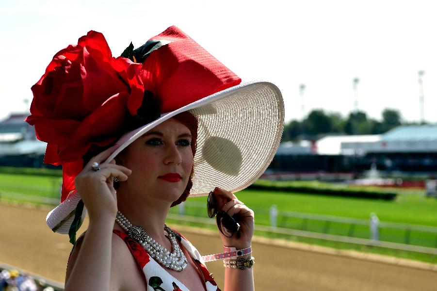 2016 Kentucky Derby   In Photos The Best and Biggest Hats at the