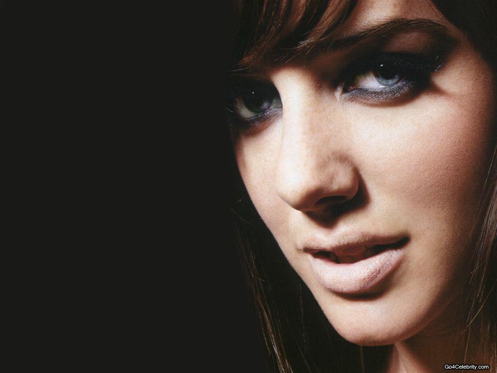Mmm She Is So Hot Just Look We All Love Michelle Ryan Wallpaper