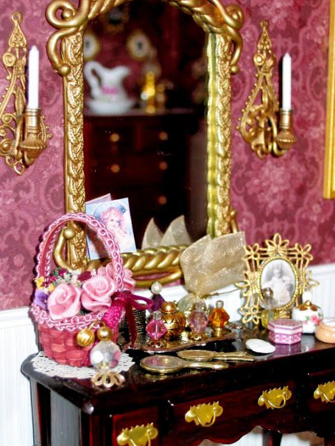 Spot Victorian Dollhouse Bedroom And Html