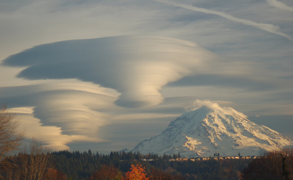 Nubes De Mount Rainier Lenticulares Seattle Washington Wallpaper