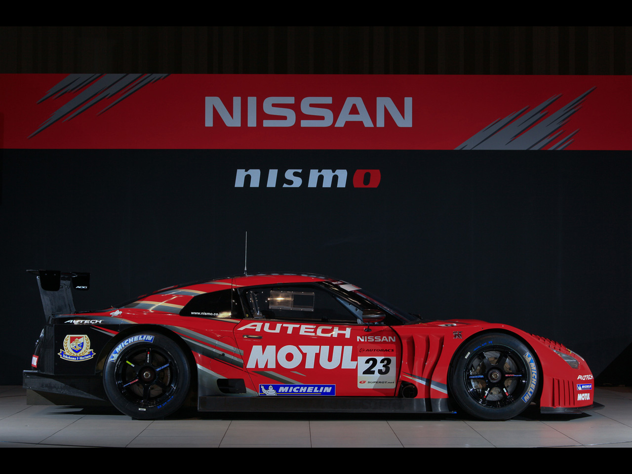 Nissan Gt R Racing Side Wallpaper
